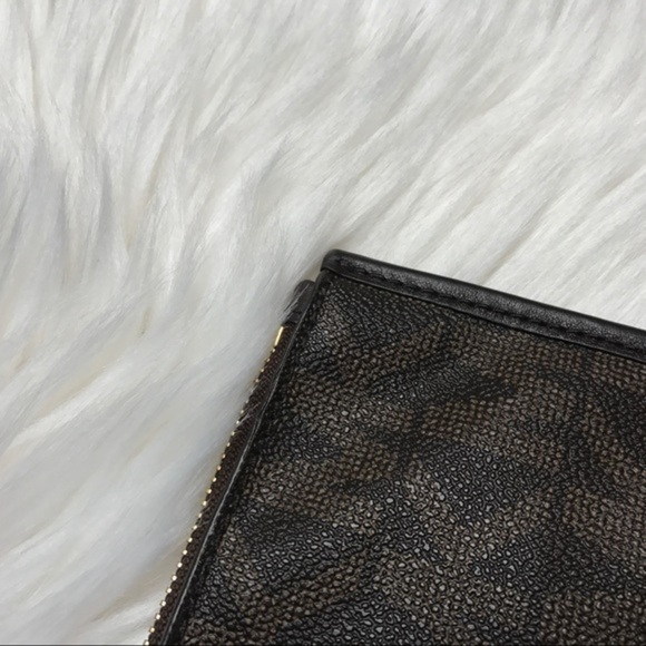 michael Kors XL Zip Brown Monogram Clutch - Picture 4 of 8